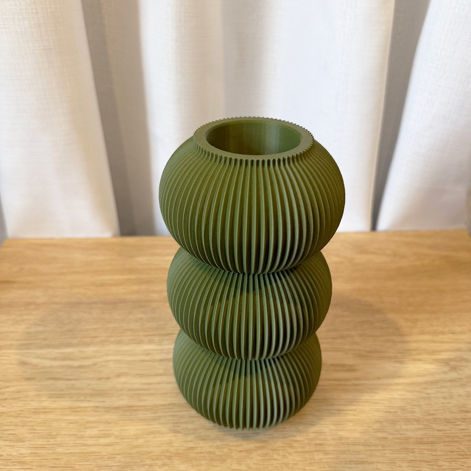 Leona Vase